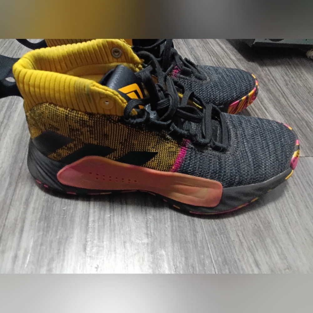 Men's Adidas Dame 5 Core Black Pink Shock Sneakers Size 7 Basketball Shoes